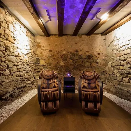 Hotel Infinitvm Siguenza